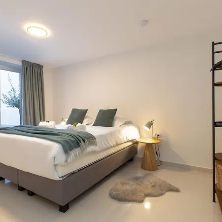 Huswell - Stylish Duplex In Town House Apartamento