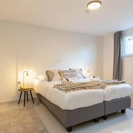 Huswell - Stylish Duplex In Town House * Ostende